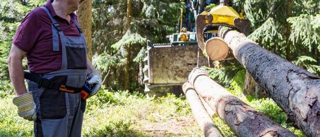 patrol T La commande pratique pour machines et treuils forestiers.